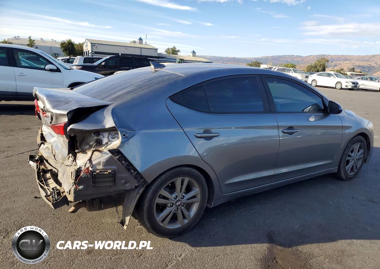 2018 Hyundai Elantra Sel VIN:5NPD84LF3JH327742 - 3
