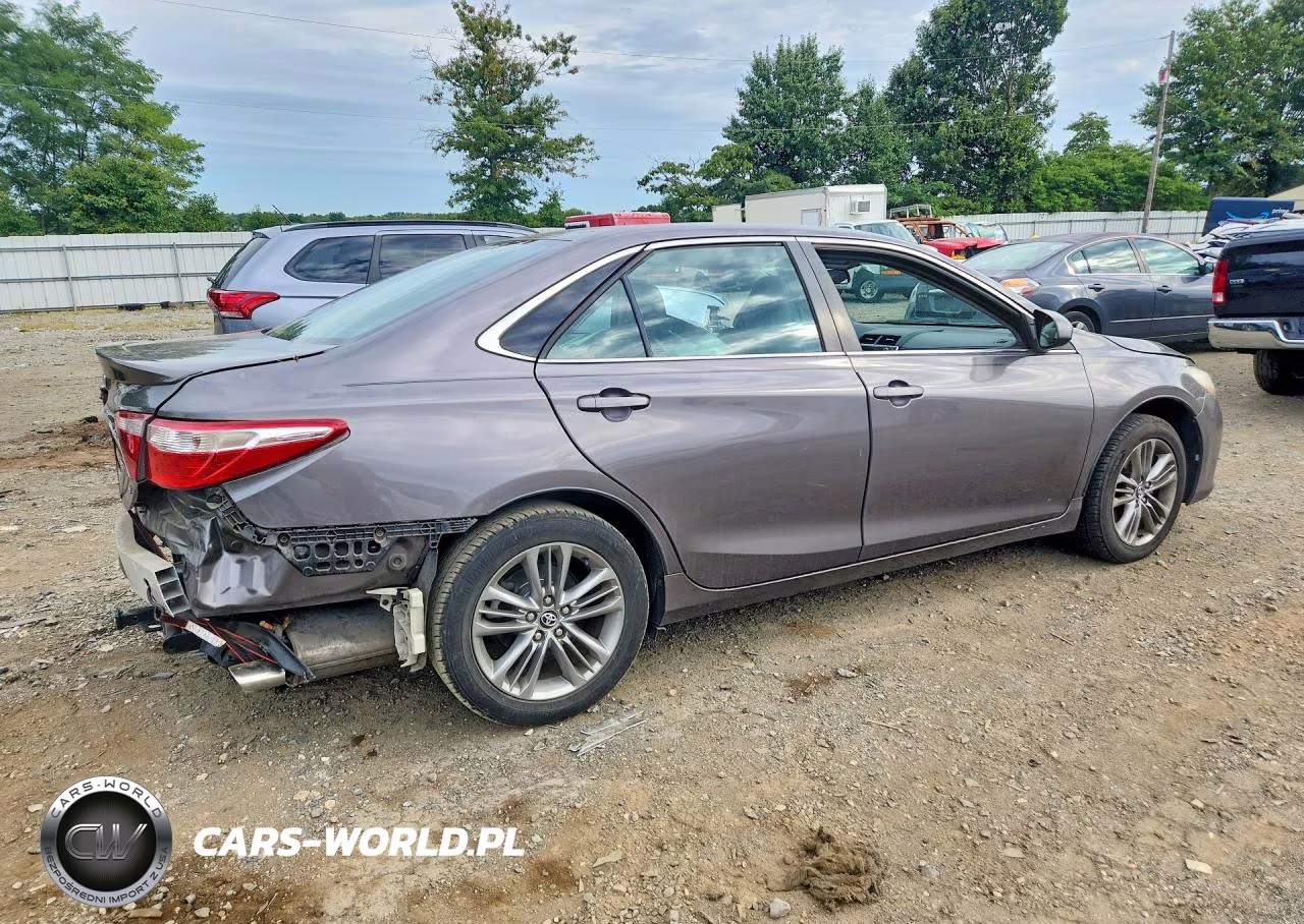 2016 Toyota Camry Se VIN:4T1BF1FK0GU197983 - 3