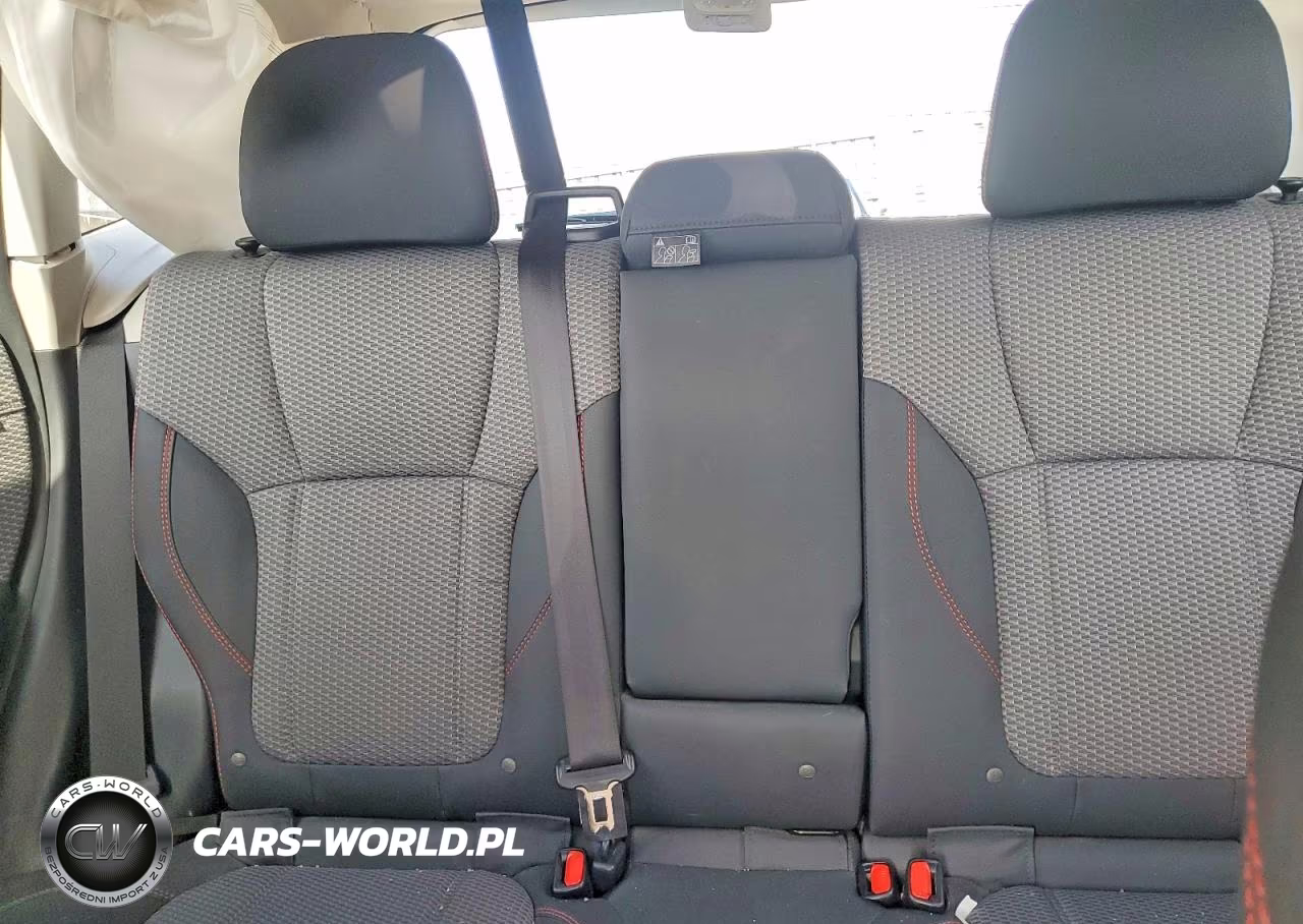2022 Subaru Forester Sport VIN:JF2SKAJC7NH424318 - 10