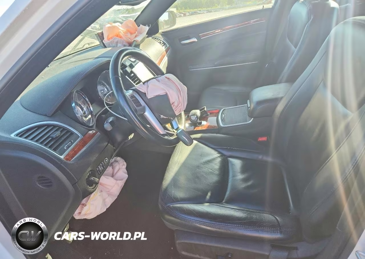 2014 Chrysler 300 VIN:2C3CCARG1EH328061 - 7