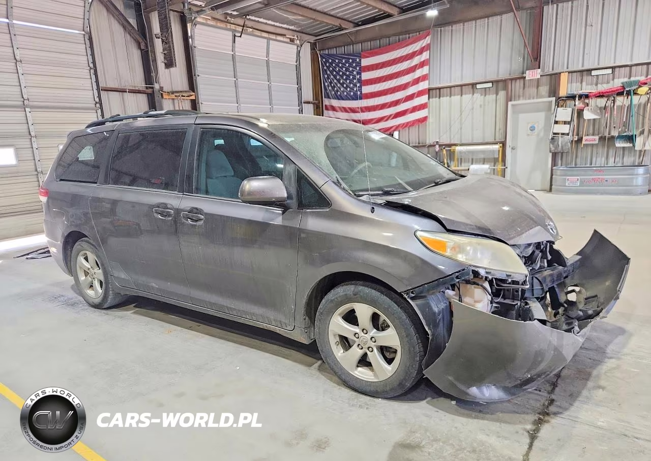 2014 Toyota Sienna Le VIN:5TDKK3DC0ES443844 - 4