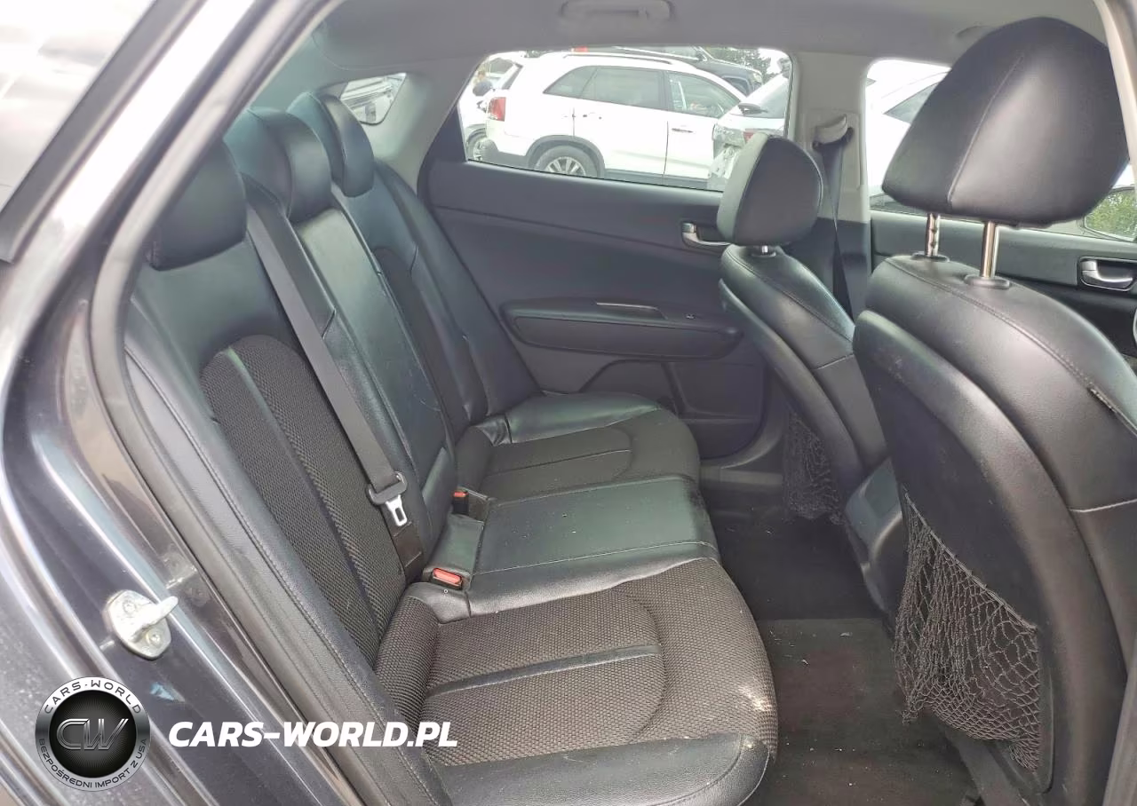 2020 Kia Optima S VIN:5XXGT4L39LG408986 - 10