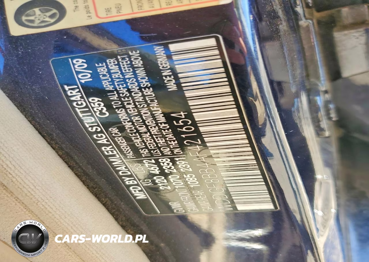 2010 Mercedes-Benz C 300 4Matic VIN:WDDGF8BB4AF421654 - 12