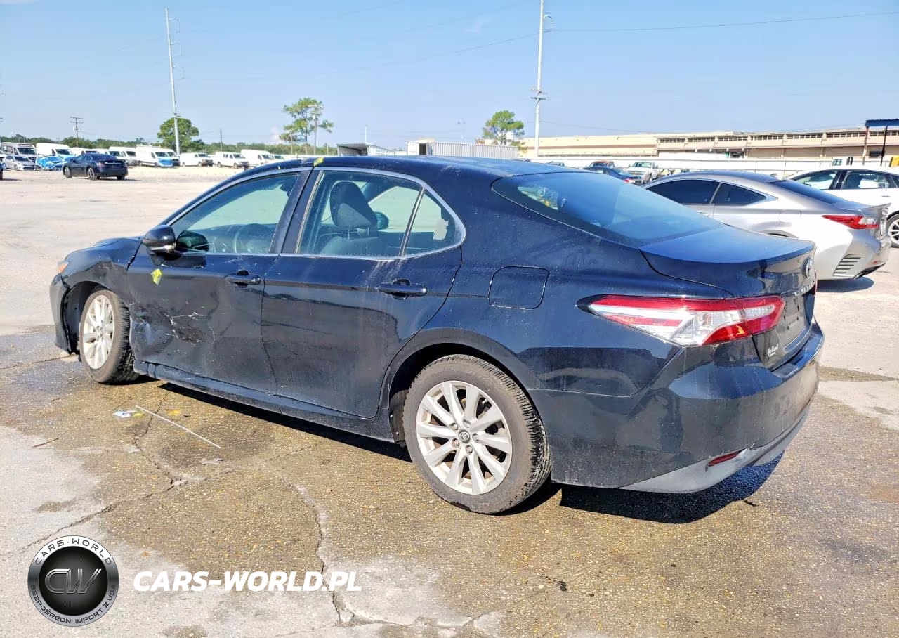 2018 Toyota Camry Le VIN:4T1B11HK6JU077284 - 2