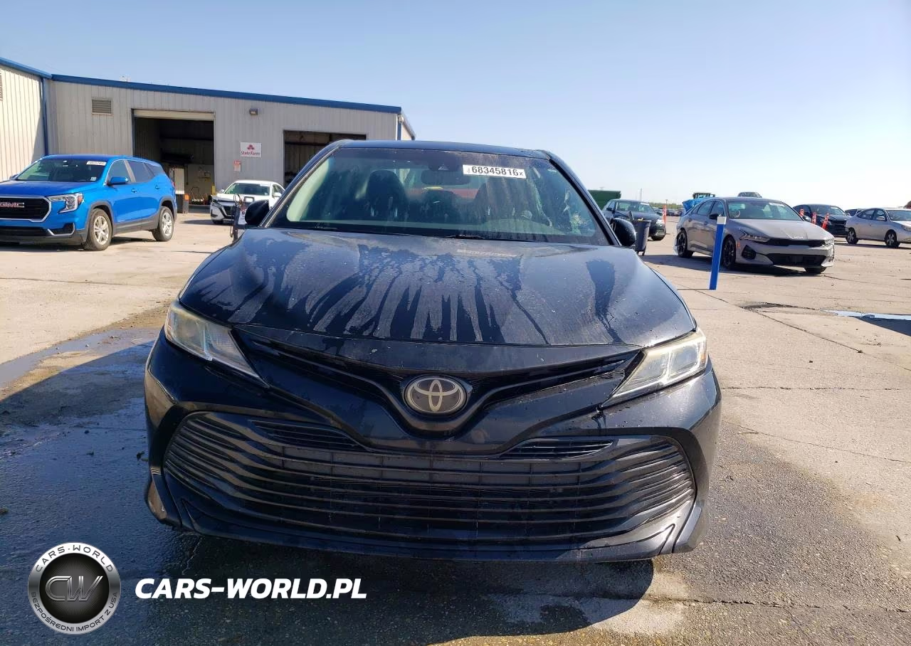 2018 Toyota Camry Le VIN:4T1B11HK6JU077284 - 5