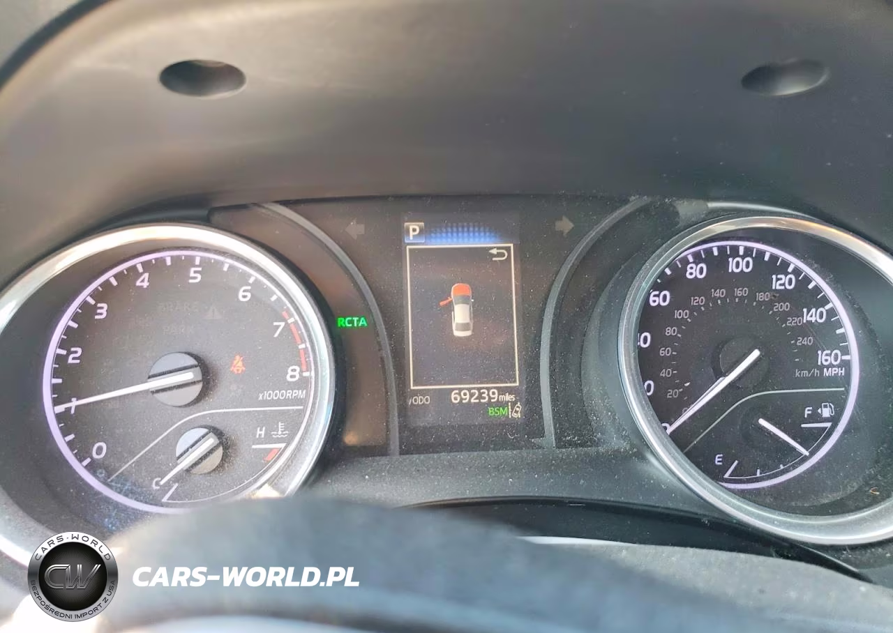 2018 Toyota Camry Le VIN:4T1B11HK6JU077284 - 9