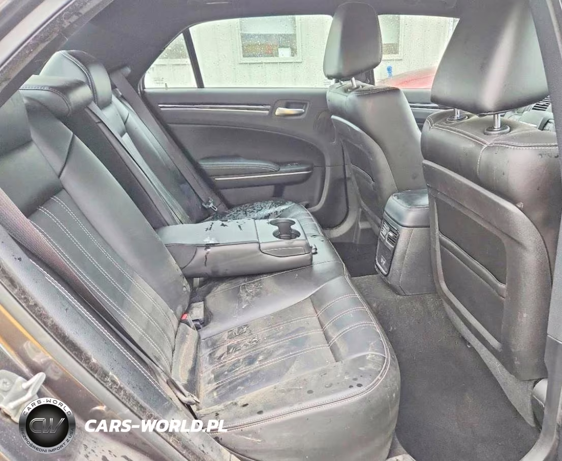 2023 Chrysler 300 S VIN:2C3CCABGXPH679662 - 10