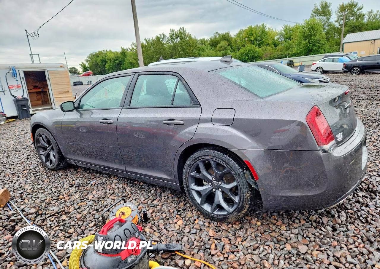2023 Chrysler 300 S VIN:2C3CCABGXPH679662 - 2