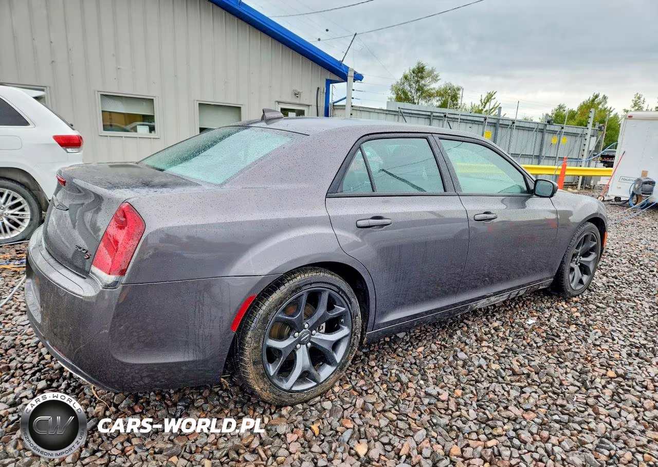 2023 Chrysler 300 S VIN:2C3CCABGXPH679662 - 3