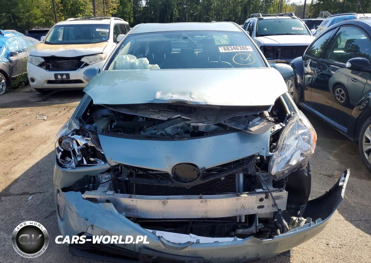 2014 Toyota Prius Three VIN:JTDKN3DU8E1818439 - 5