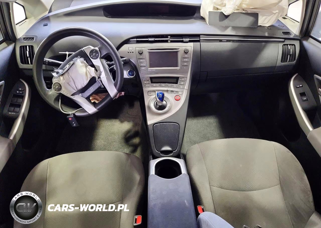 2014 Toyota Prius Three VIN:JTDKN3DU8E1818439 - 8