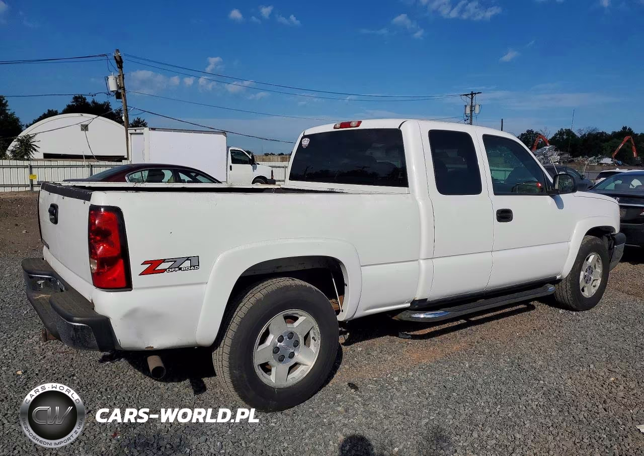 2005 Chevrolet Silverado K1500 VIN:1GCEK19Z75Z153324 - 3
