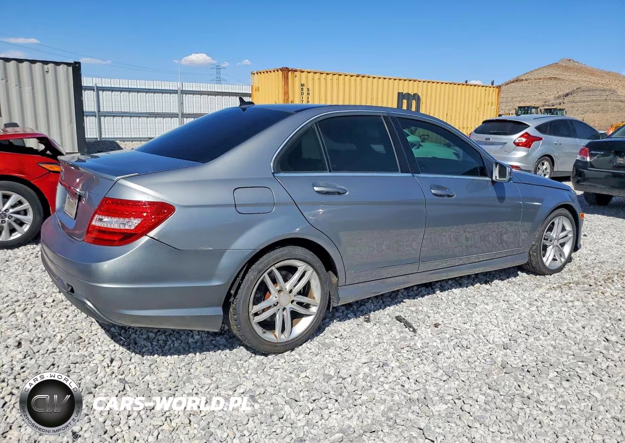 2014 Mercedes-Benz C 250 VIN:WDDGF4HB0EA968035 - 3