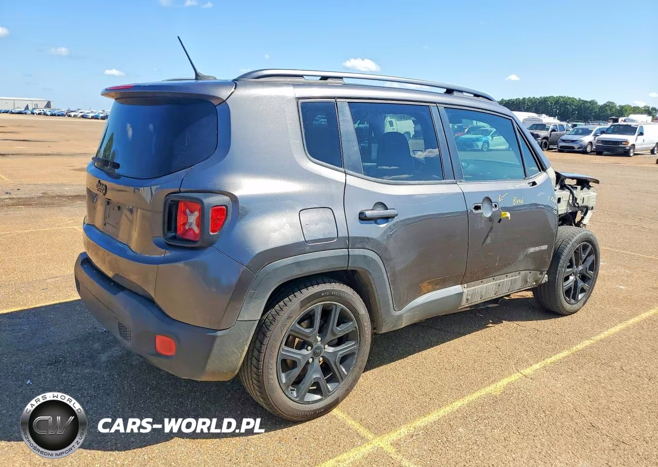 2017 Jeep Renegade Latitude VIN:ZACCJABBXHPG42178 - 3