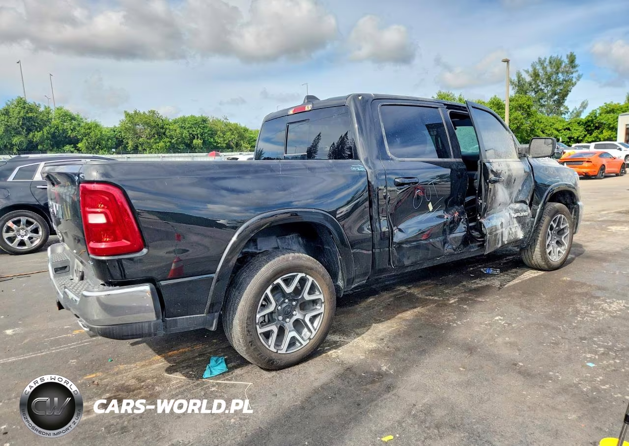 2025 Ram 1500 VIN:1C6RREJP9SN721422 - 3