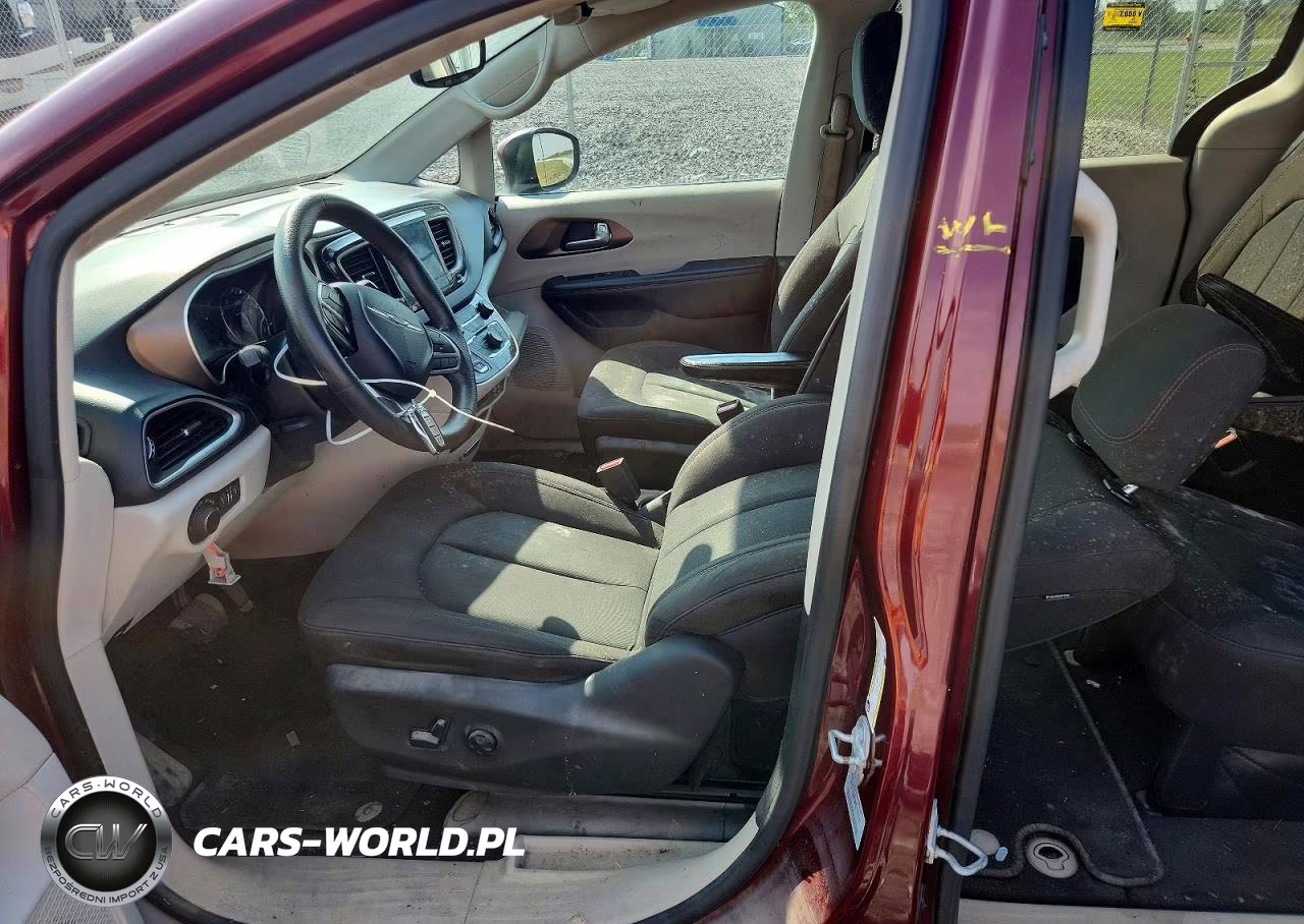 2017 Chrysler Pacifica Touring VIN:2C4RC1DG2HR708554 - 13