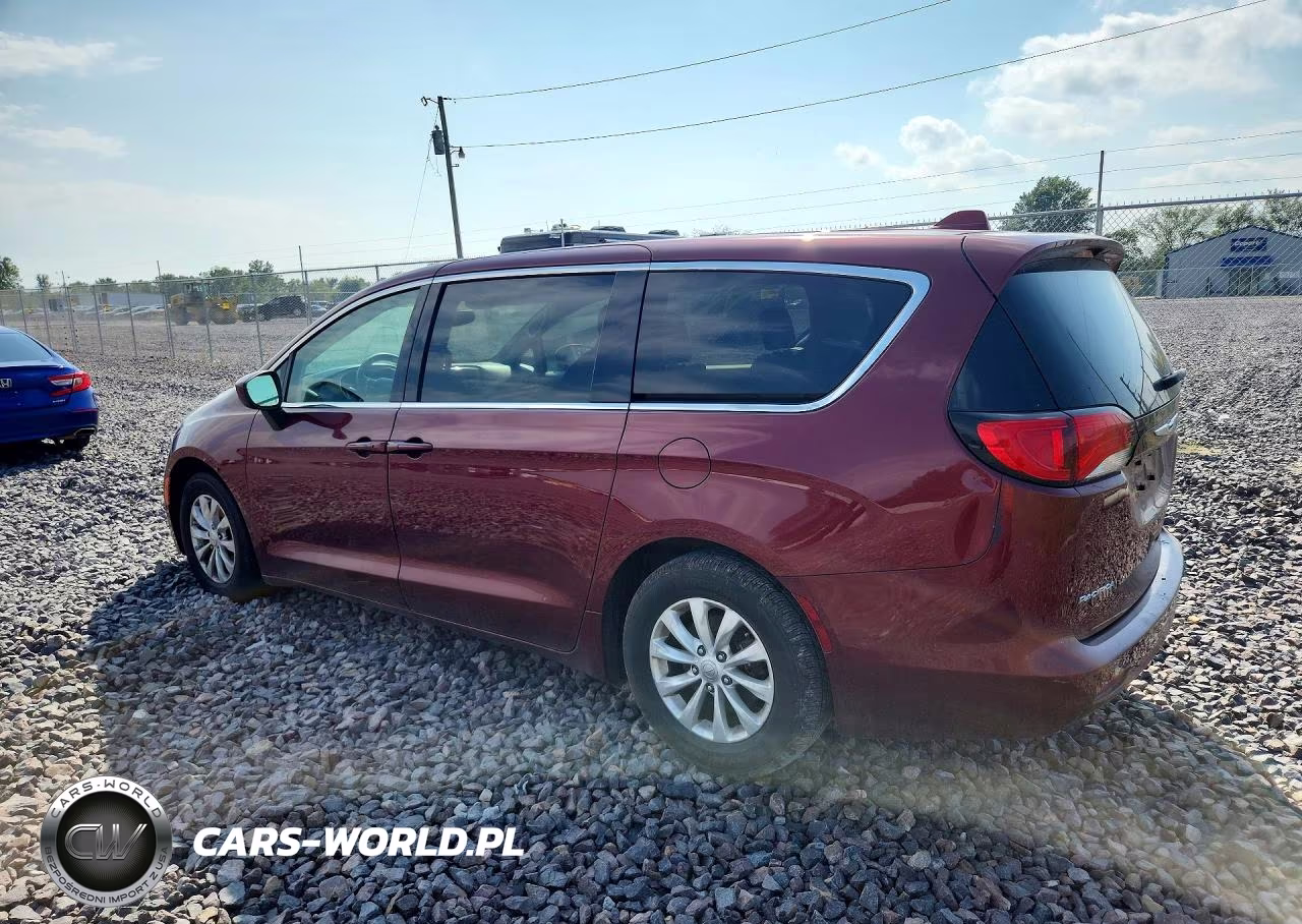 2017 Chrysler Pacifica Touring VIN:2C4RC1DG2HR708554 - 2