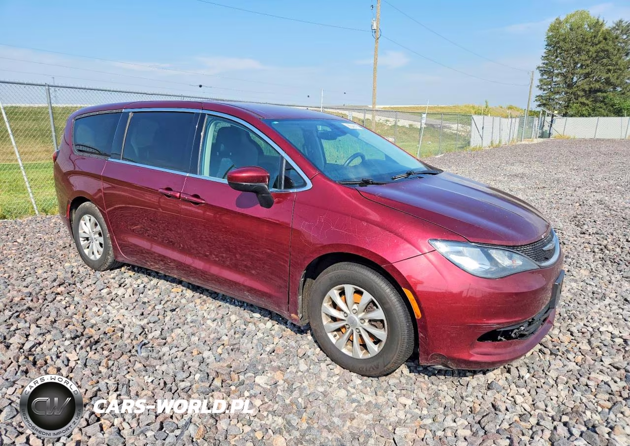 2017 Chrysler Pacifica Touring VIN:2C4RC1DG2HR708554 - 4