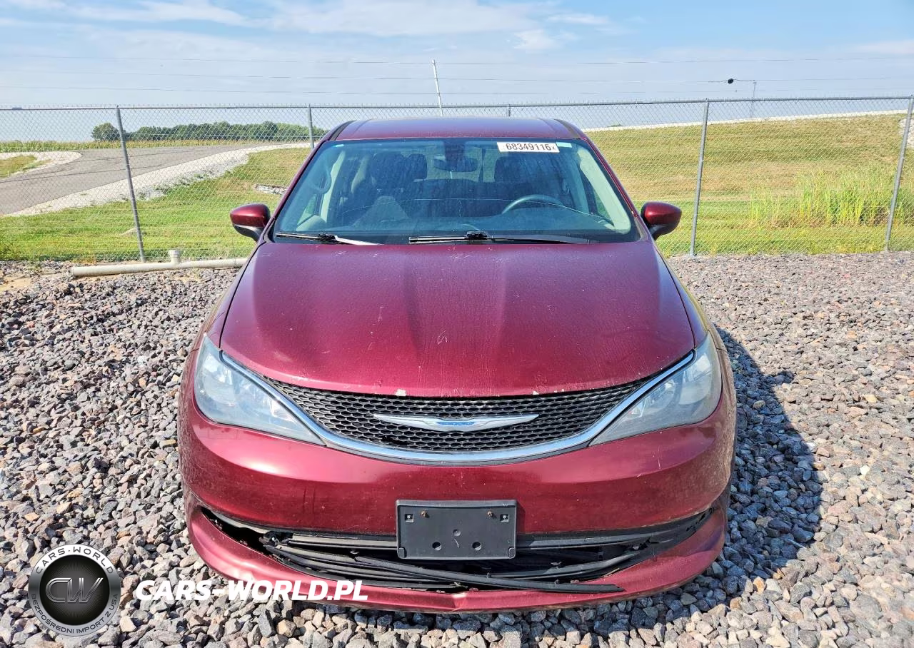 2017 Chrysler Pacifica Touring VIN:2C4RC1DG2HR708554 - 5