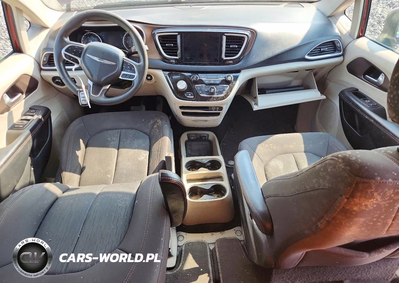 2017 Chrysler Pacifica Touring VIN:2C4RC1DG2HR708554 - 8