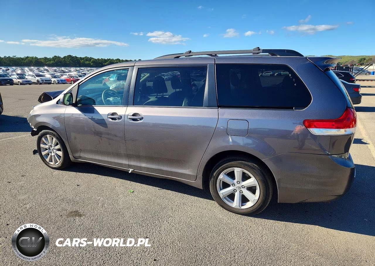 2011 Toyota Sienna Le VIN:5TDJK3DC1BS018513 - 2