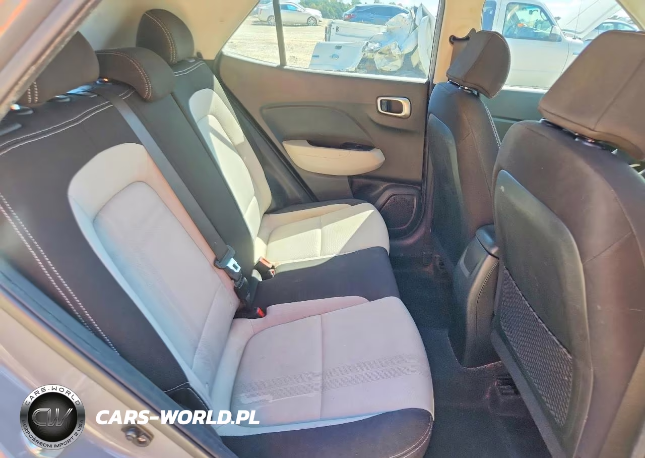 2020 Hyundai Venue Sel VIN:KMHRC8A39LU020066 - 10