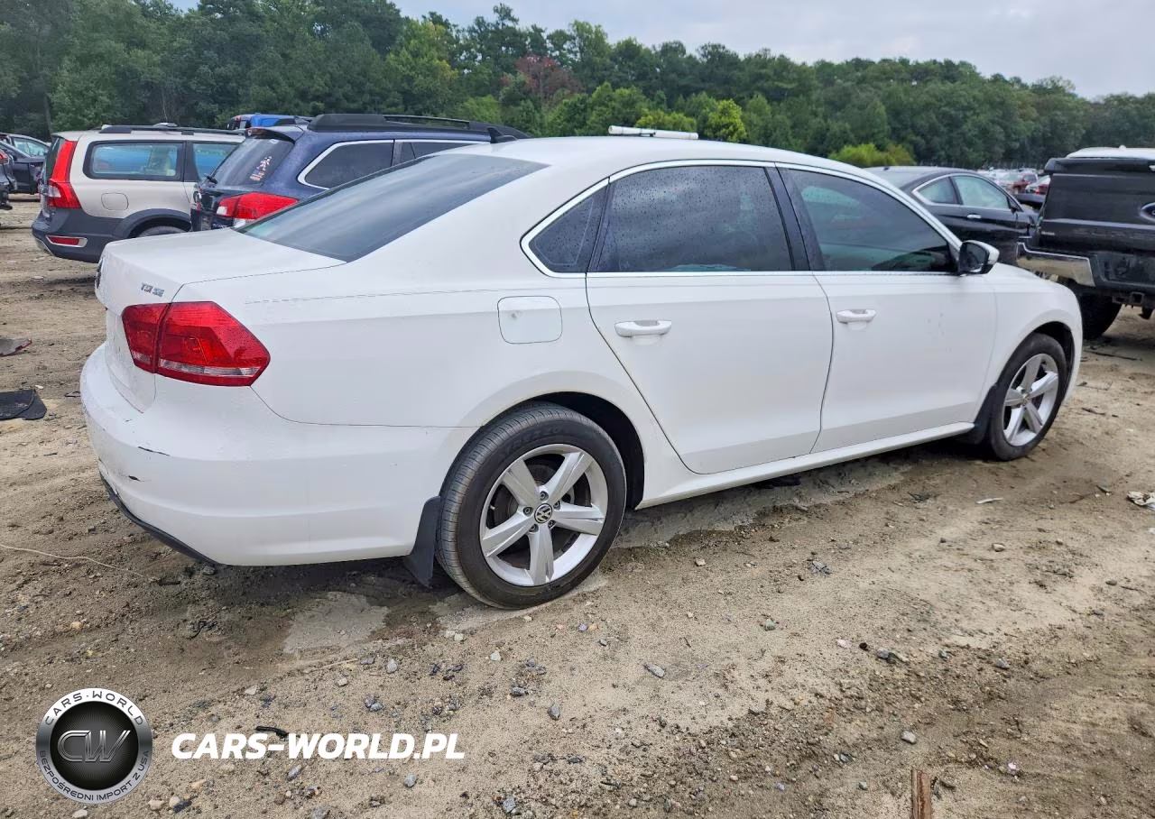 2015 Volkswagen Passat Se VIN:1VWBS7A3XFC066225 - 3