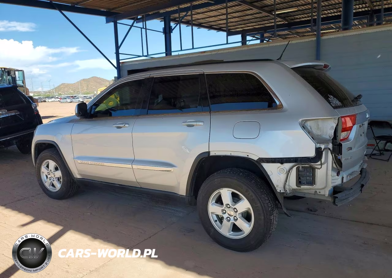 2013 Jeep Grand Cherokee Laredo VIN:1C4RJEAG3DC636879 - 2