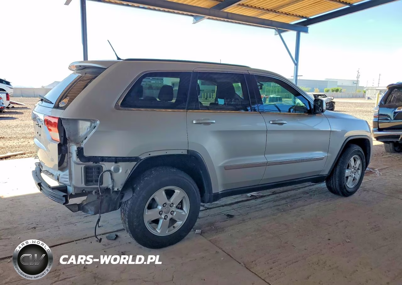 2013 Jeep Grand Cherokee Laredo VIN:1C4RJEAG3DC636879 - 3