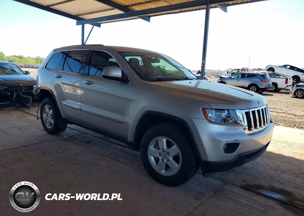2013 Jeep Grand Cherokee Laredo VIN:1C4RJEAG3DC636879 - 4