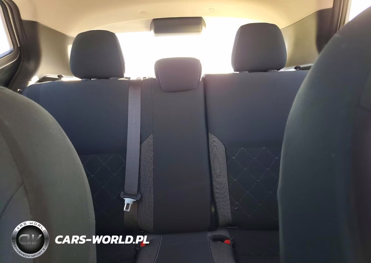 2019 Nissan Kicks Sv VIN:3N1CP5CU6KL565530 - 10