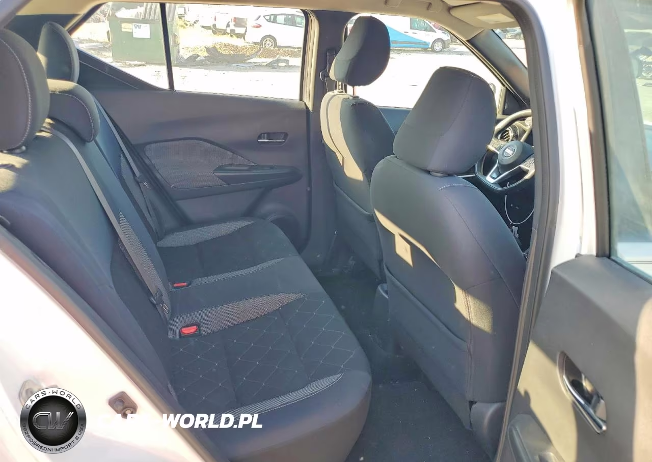 2019 Nissan Kicks Sv VIN:3N1CP5CU6KL565530 - 11