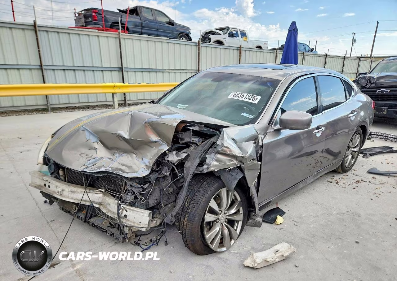 2014 Infiniti Q70 3.7