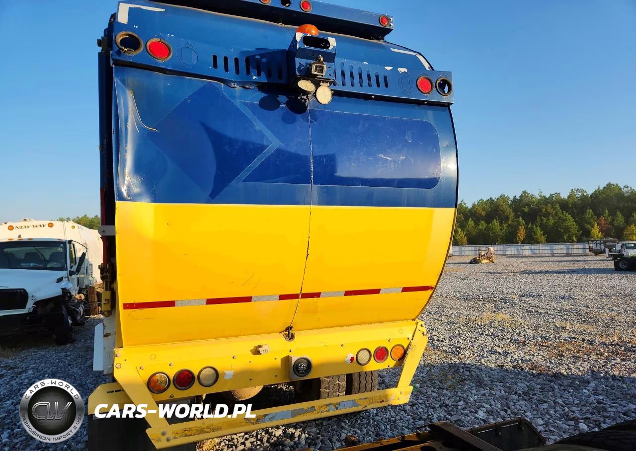 2018 Freightliner Business Class M2 Refuse Truck VIN:1FVHCYFE3KHJZ3569 - 6