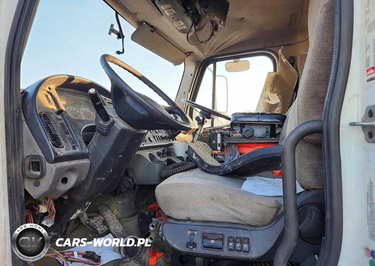 2018 Freightliner Business Class M2 Refuse Truck VIN:1FVHCYFE3KHJZ3569 - 7