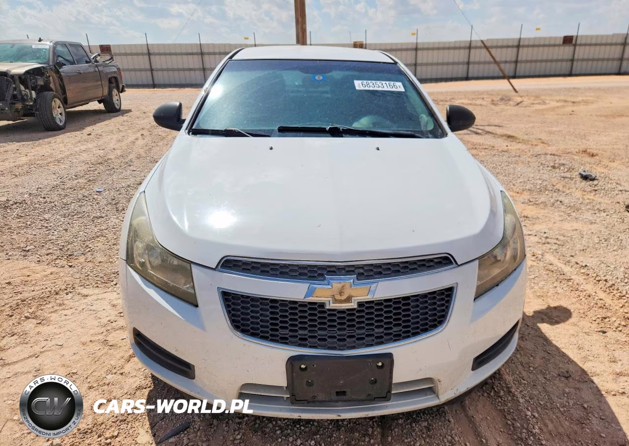 2012 Chevrolet Cruze Ls VIN:1G1PC5SH9C7147329 - 5