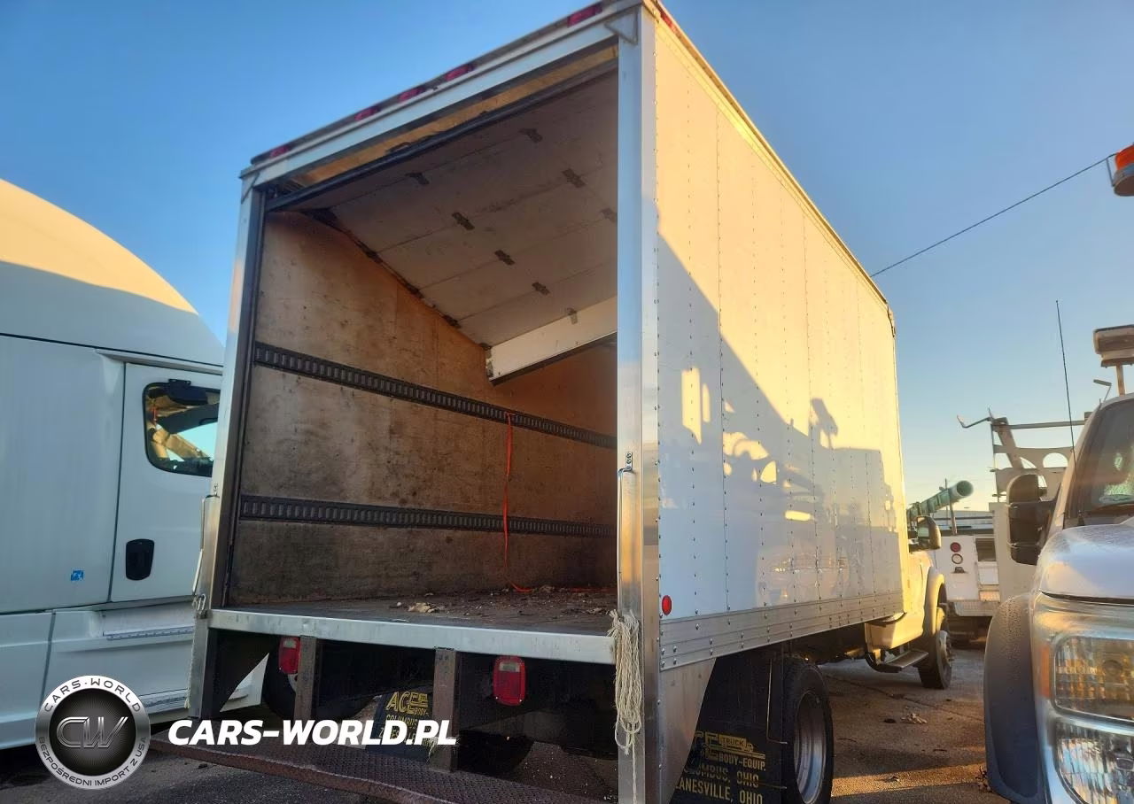 2017 Ford F450 Super Duty Box Truck VIN:1FDUF4GT7HDA06742 - 3