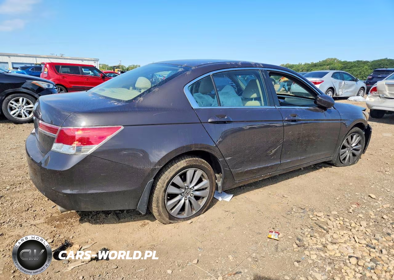 2011 Honda Accord Ex VIN:1HGCP2F76BA132719 - 3