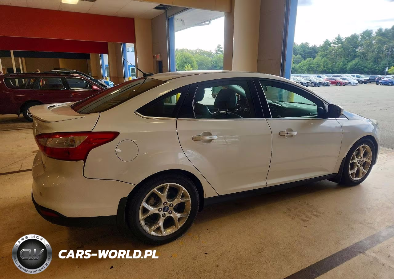 2013 Ford Focus Titanium VIN:1FADP3J28DL368094 - 3