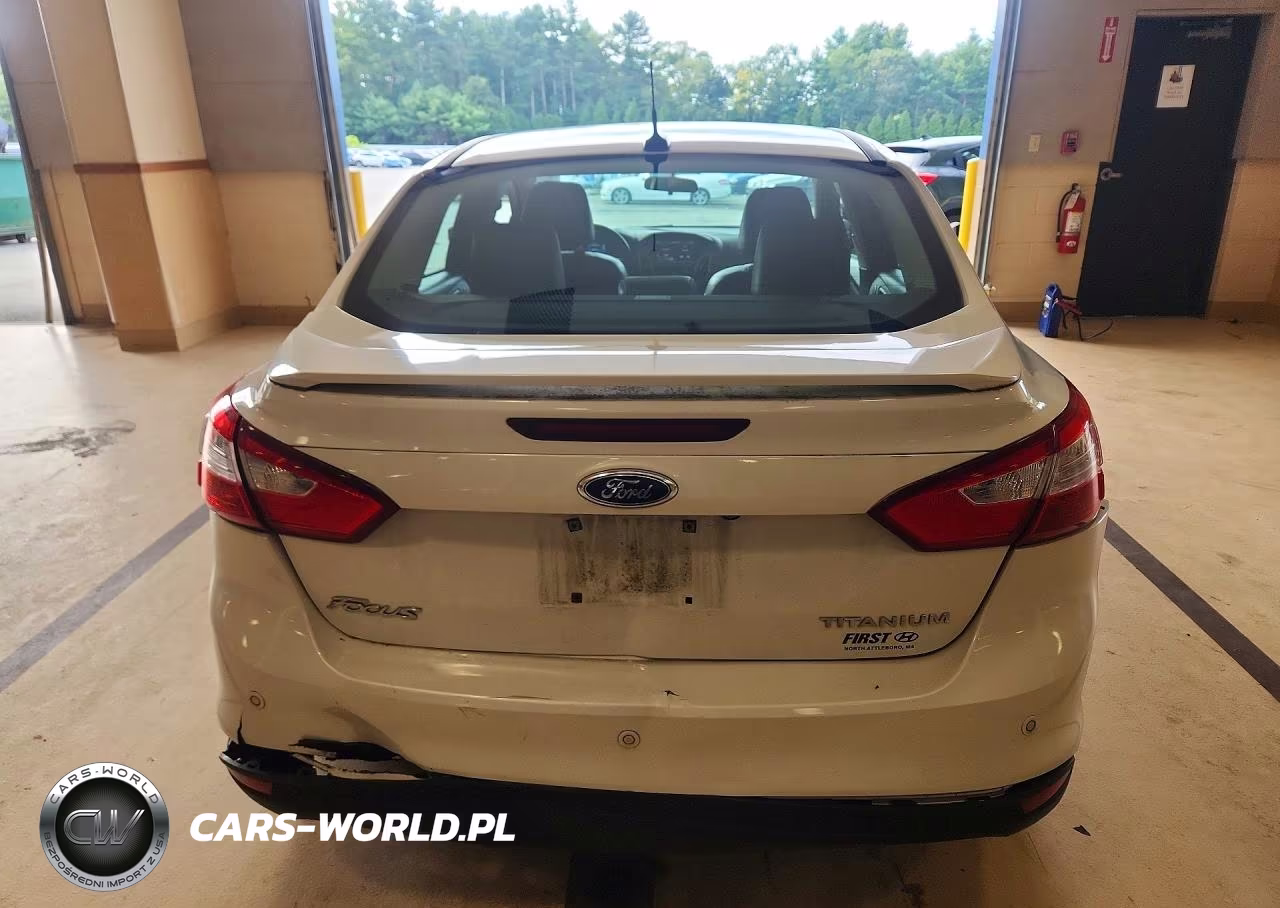 2013 Ford Focus Titanium VIN:1FADP3J28DL368094 - 6