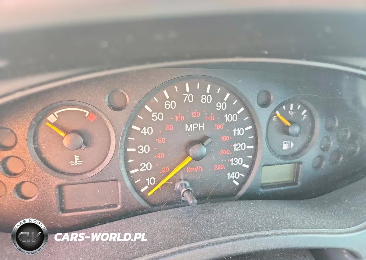 2002 Ford Focus Se VIN:1FAFP34P02W135015 - 9