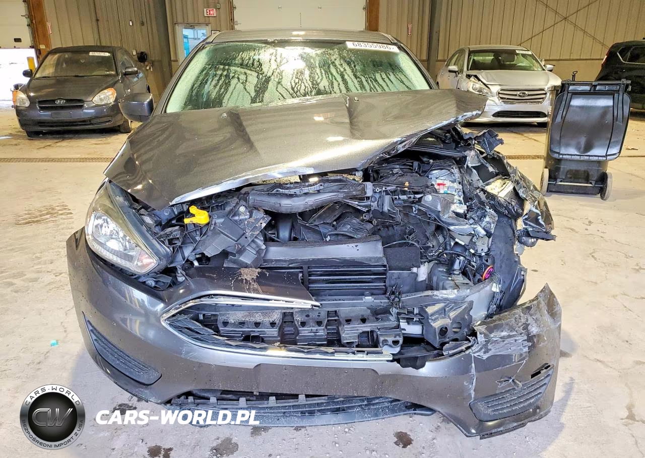 2018 Ford Focus Se VIN:1FADP3K21JL281955 - 5