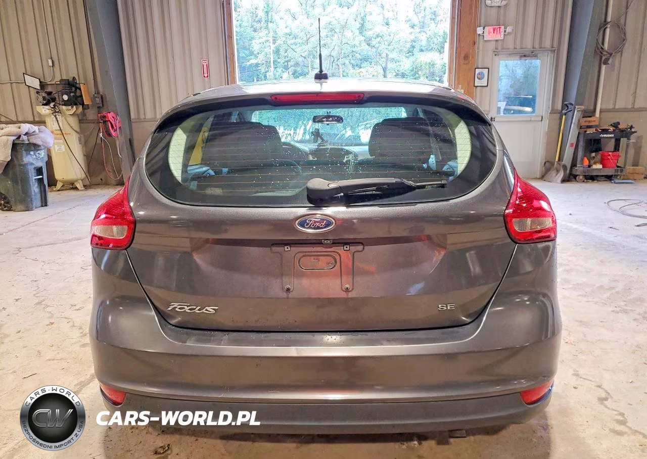 2018 Ford Focus Se VIN:1FADP3K21JL281955 - 6