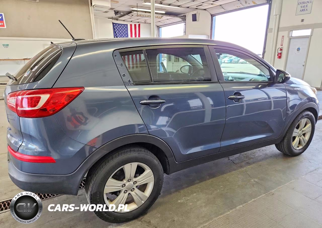 2013 Kia Sportage Base VIN:KNDPBCA24D7355714 - 3
