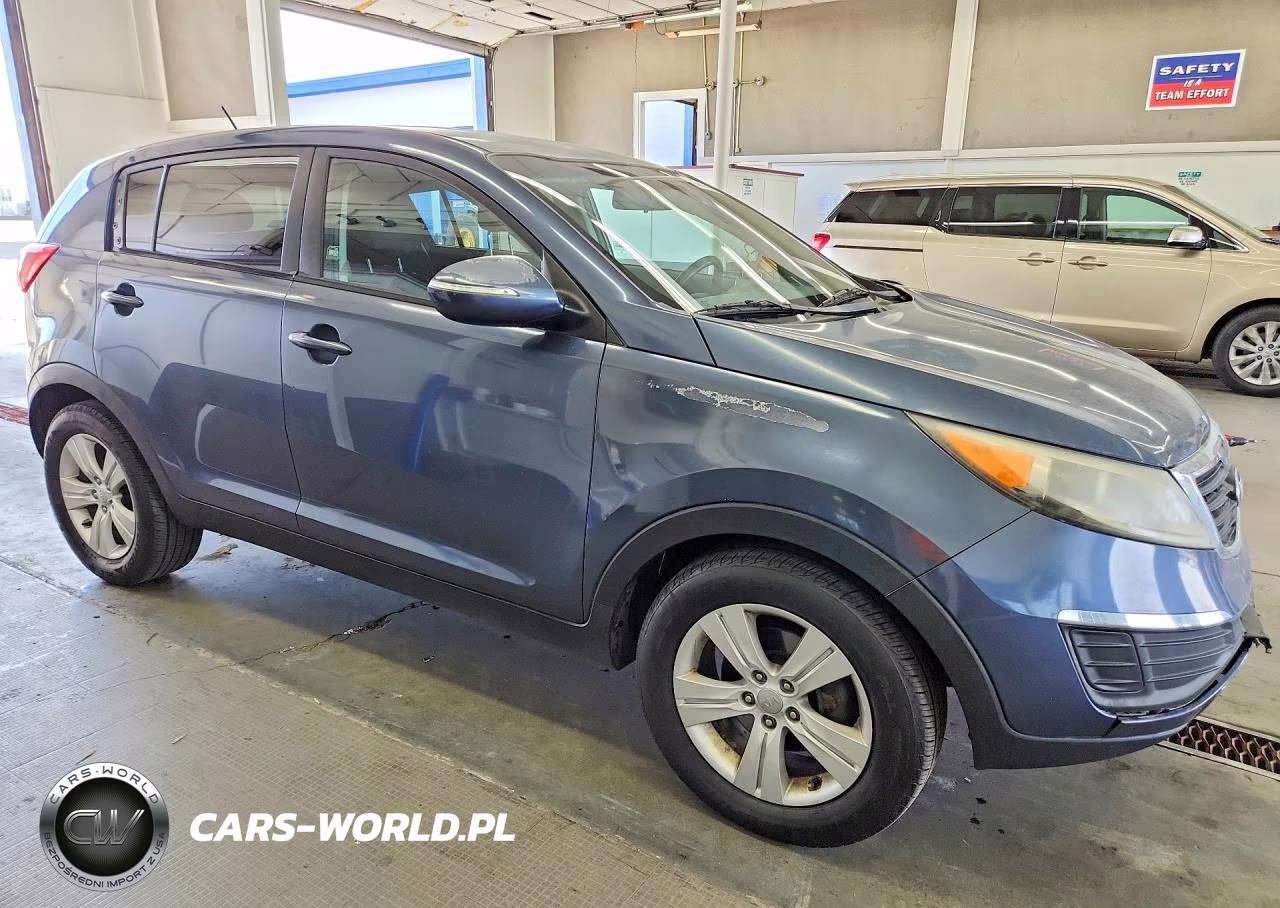 2013 Kia Sportage Base VIN:KNDPBCA24D7355714 - 4