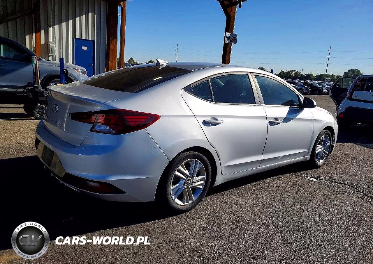 2019 Hyundai Elantra Value Edition VIN:KMHD84LF6KU778196 - 3