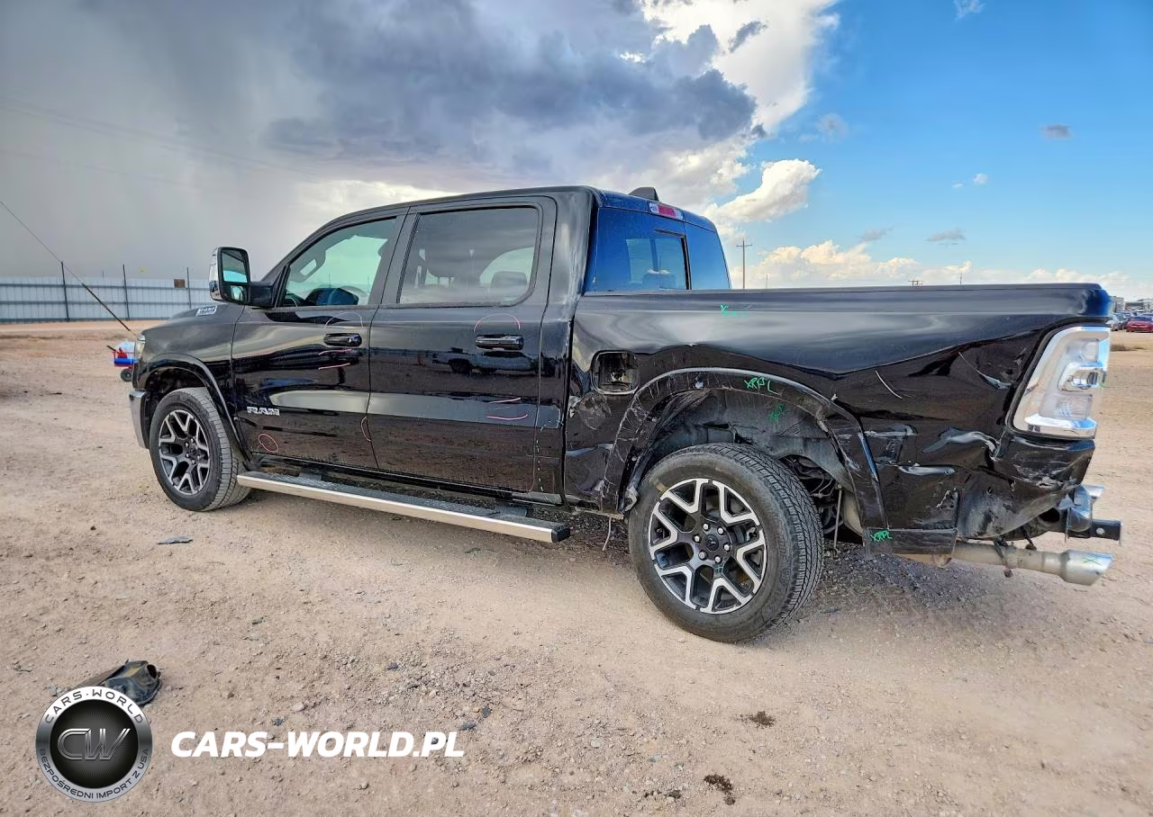2025 Ram 1500 Laramie VIN:1C6SRFJP6SN688645 - 2