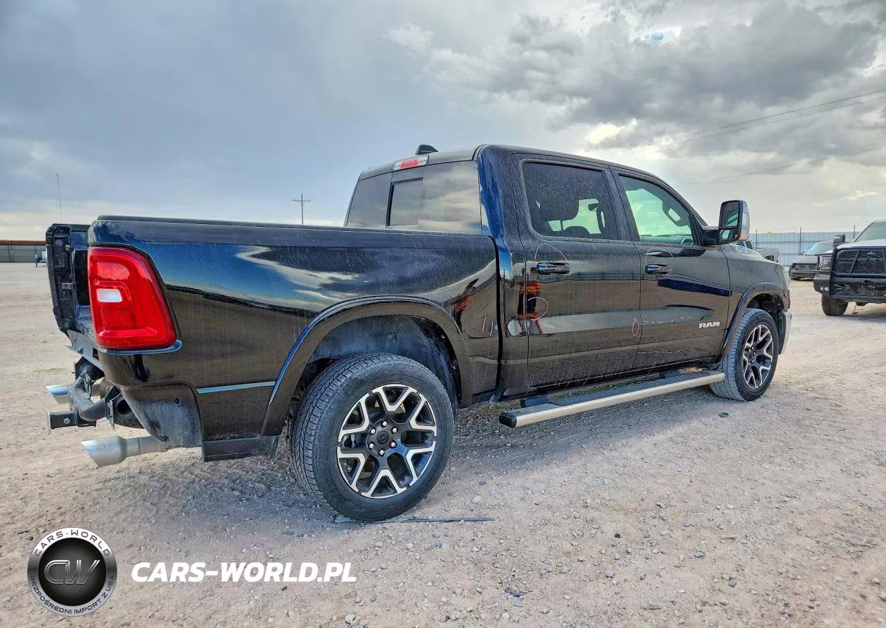 2025 Ram 1500 Laramie VIN:1C6SRFJP6SN688645 - 3