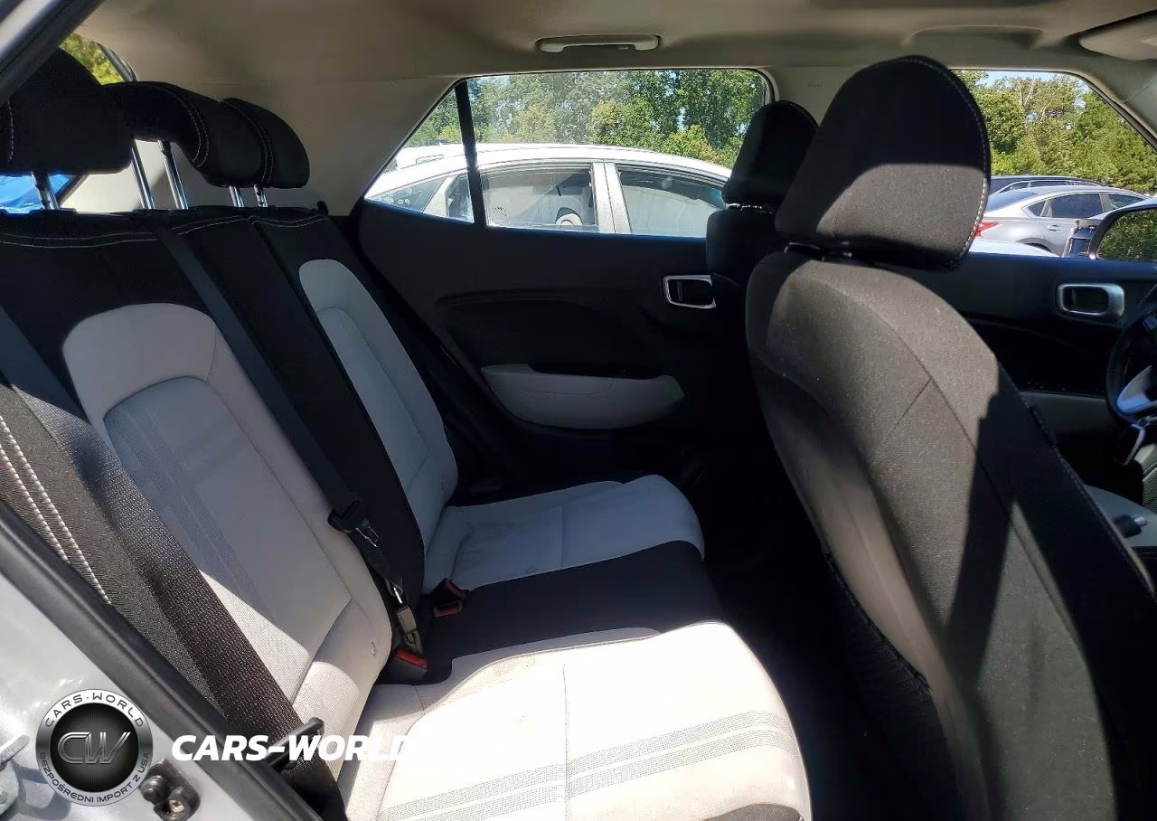 2024 Hyundai Venue Sel VIN:KMHRC8A32RU279846 - 10