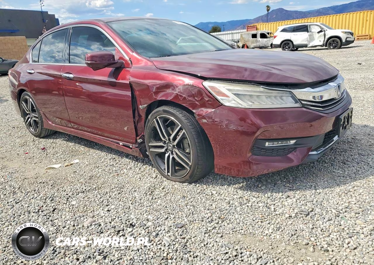 2016 Honda Accord Touring VIN:1HGCR3F97GA028135 - 4
